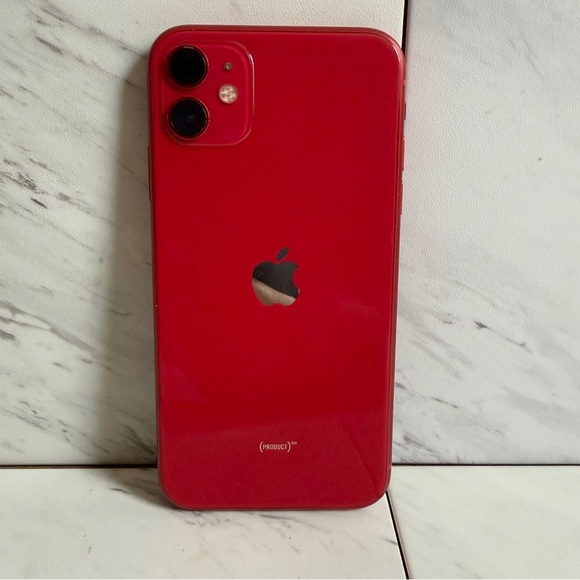 UNLOCKED Apple iPhone 11 64GB Red Smartphone w/ Apple Lightening Charger Cable - Picture 3 of 5